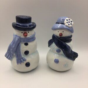 Set 2 4.5" Snowman Snowwoman Salt Pepper Shakers White Blue Black Husband Wife